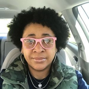 Meet your Posher, Nicole